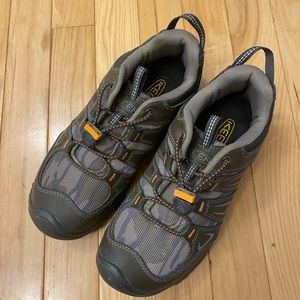 NEW kids KEEN SNEAKERS